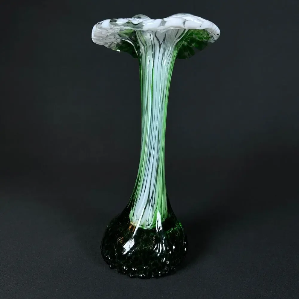 GIA SSTAR BOHEMIAN GLASS HAND MADE EMERALD Swirl Art Vase Ruffled Edge Applied